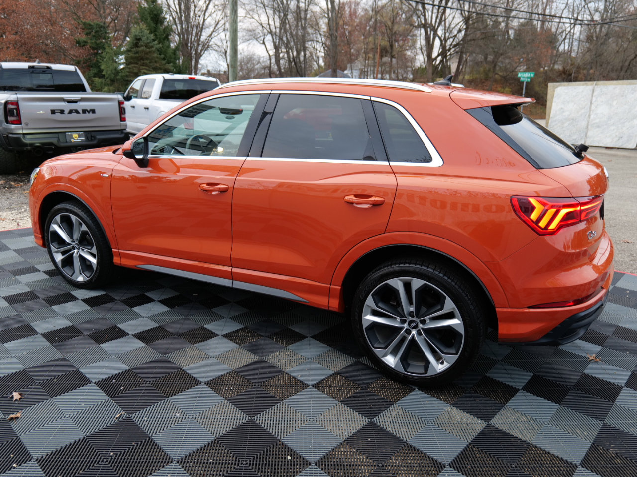 Used 2019 Audi Q3 2.0T Premium Plus w/ Premium Plus Package image 7