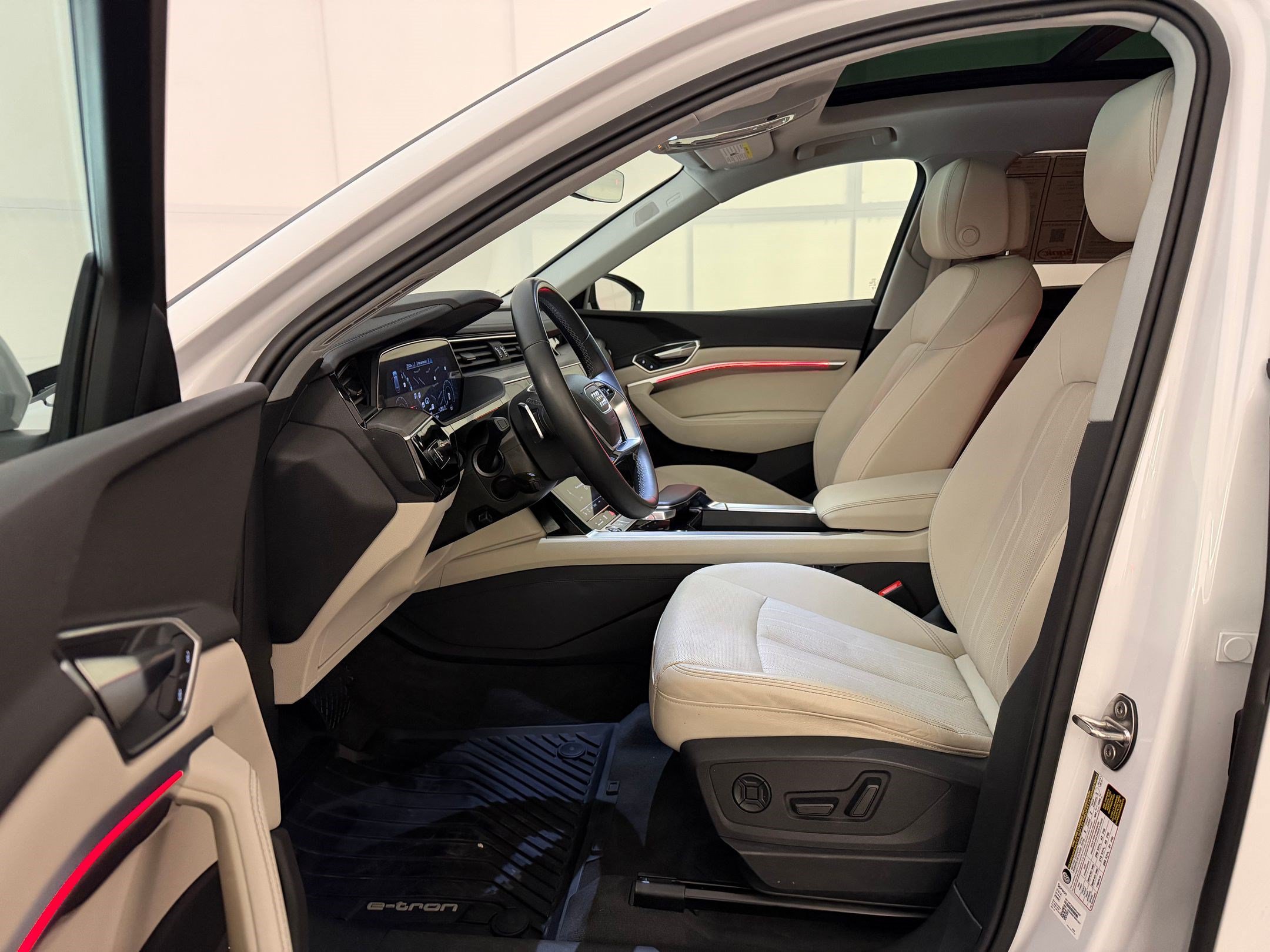 Used 2024 Audi Q8 e-tron Premium Plus w/ Premium Plus Package AWD/4WD image 5