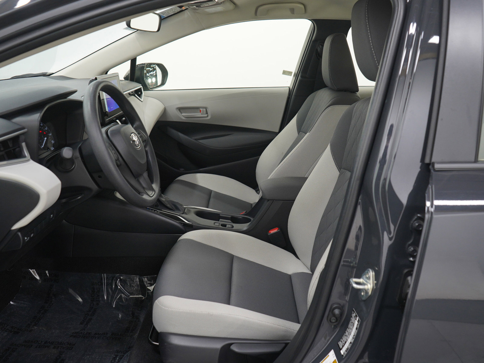 Used 2025 Toyota Corolla LE image 20