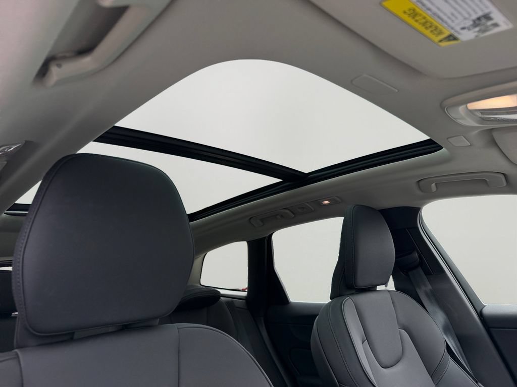 Certified 2026 Volvo XC60 B5 Plus w/ Protection Package Premier AWD/4WD image 7