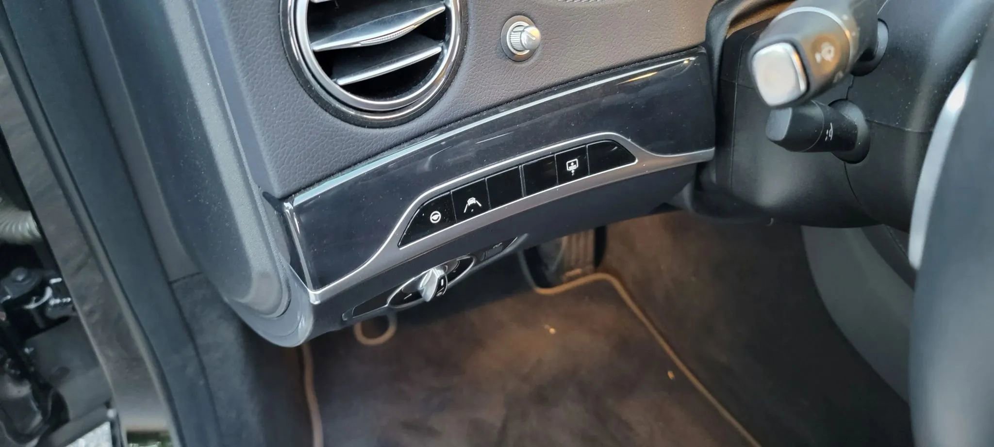 Used 2020 Mercedes-Benz S 560 Sedan image 31