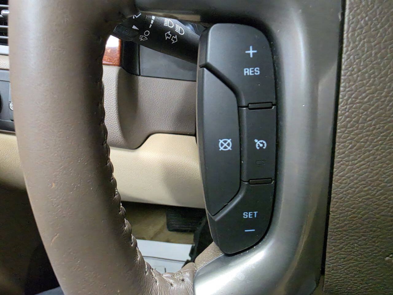 Used 2014 GMC Yukon XL SLT RWD image 22