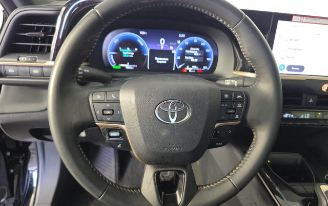 Used 2026 Toyota Crown AWD/4WD image 7
