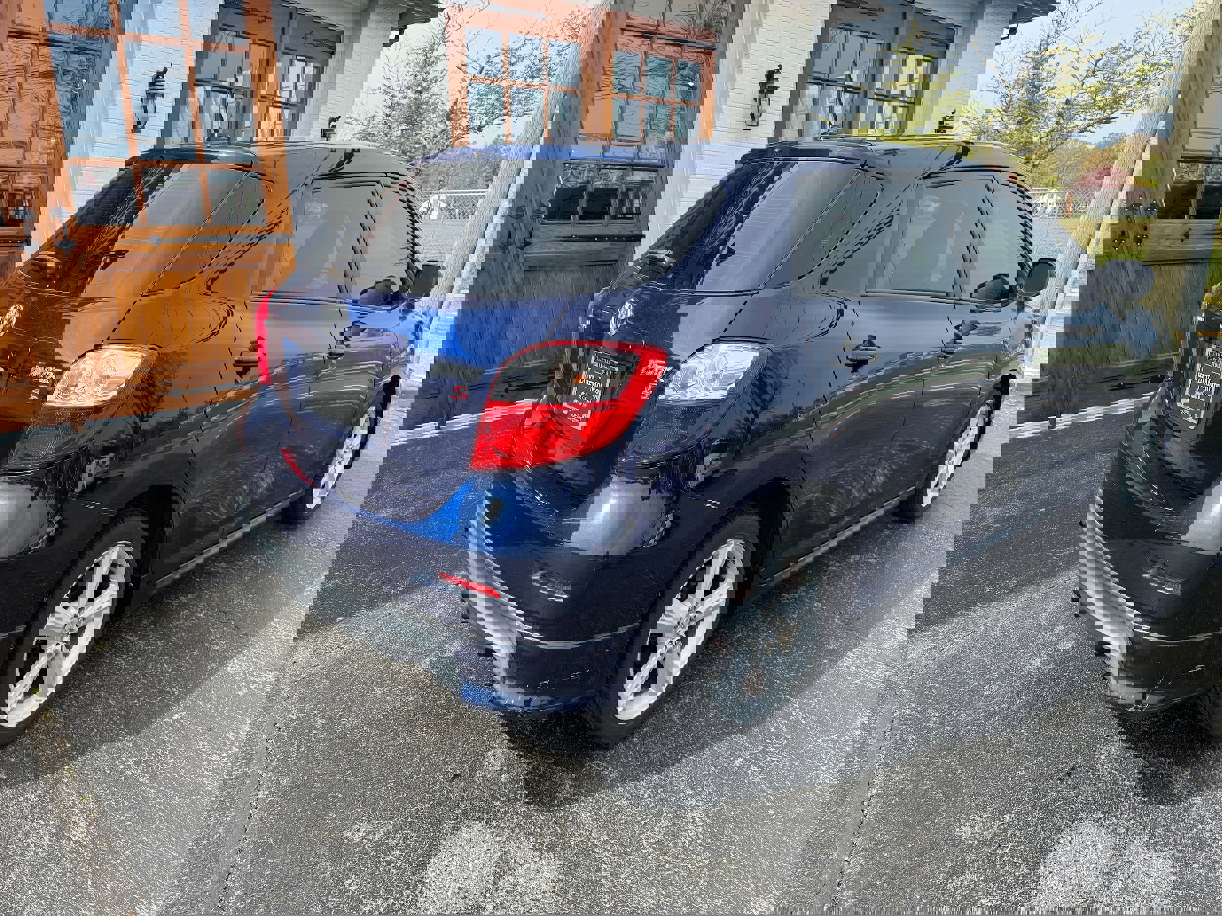 Used 2009 Toyota Matrix XRS image 3