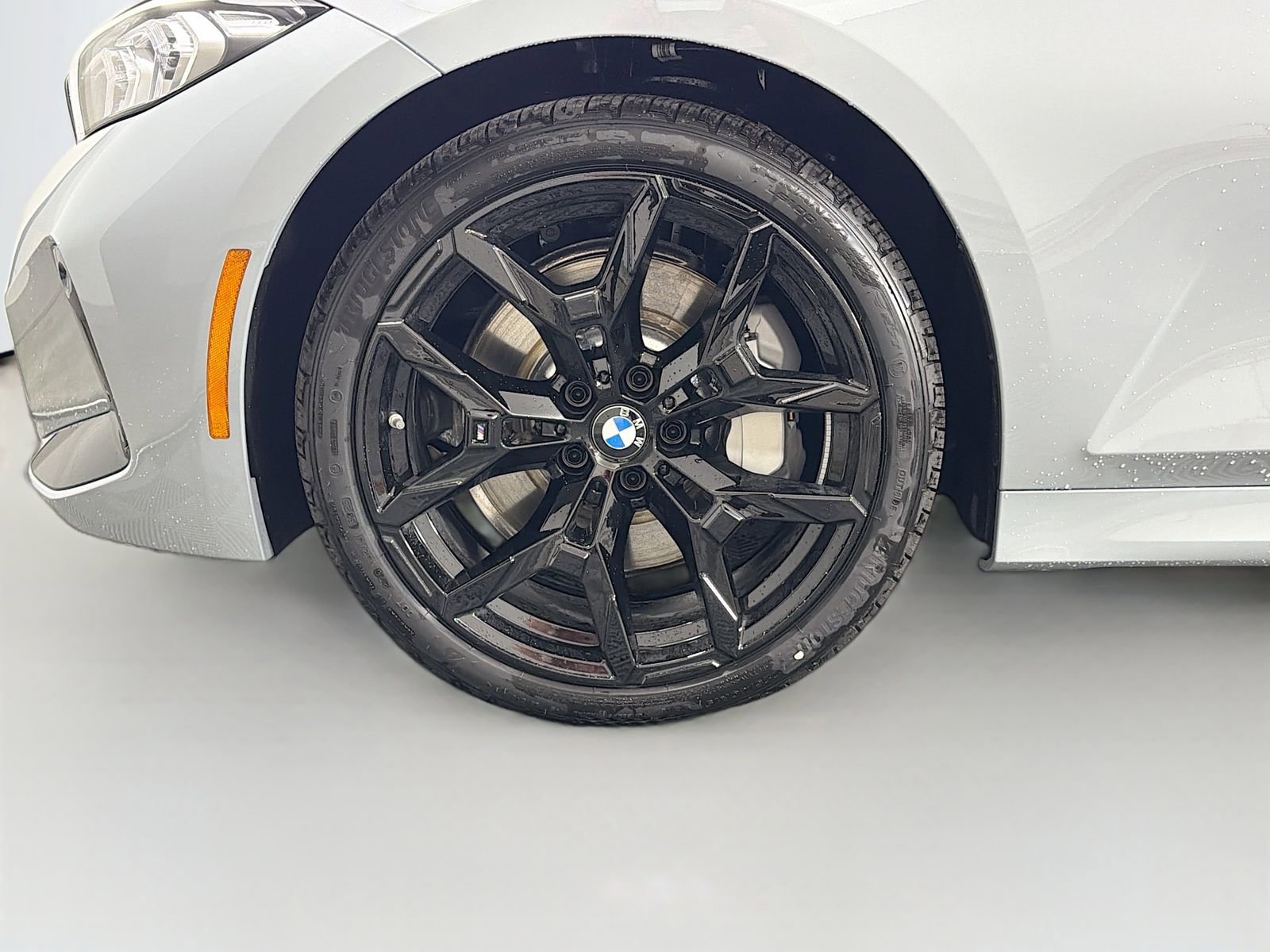 New 2026 BMW 330i xDrive Sedan w/ M Sport Package AWD/4WD image 32