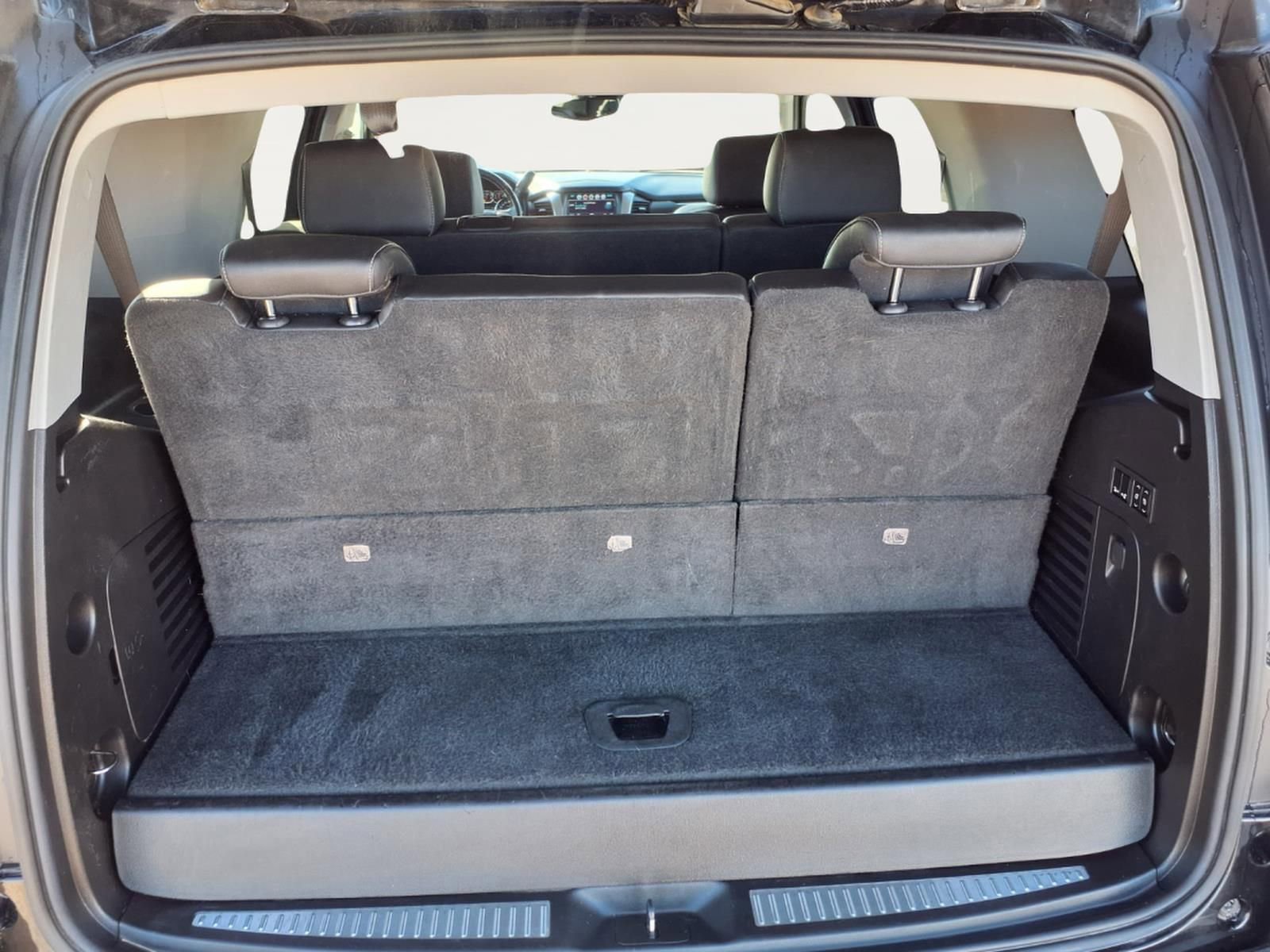 Used 2018 Chevrolet Tahoe LT image 24