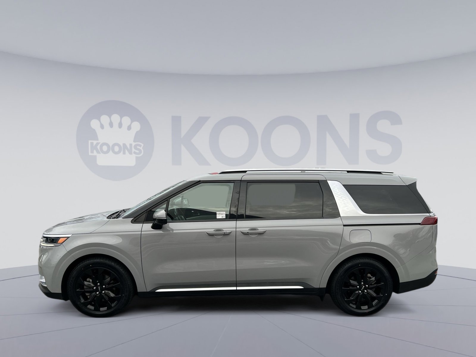 Used 2022 Kia Carnival SX image 2