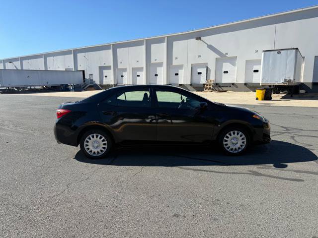 Used 2018 Toyota Corolla image 5