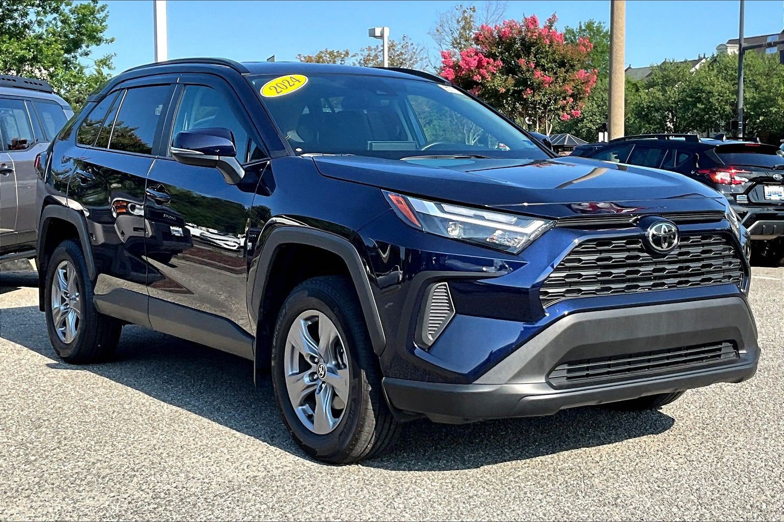 Used 2024 Toyota RAV4 XLE AWD/4WD image 11