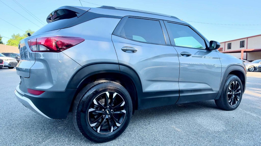 Used 2023 Chevrolet TrailBlazer LT AWD/4WD image 5