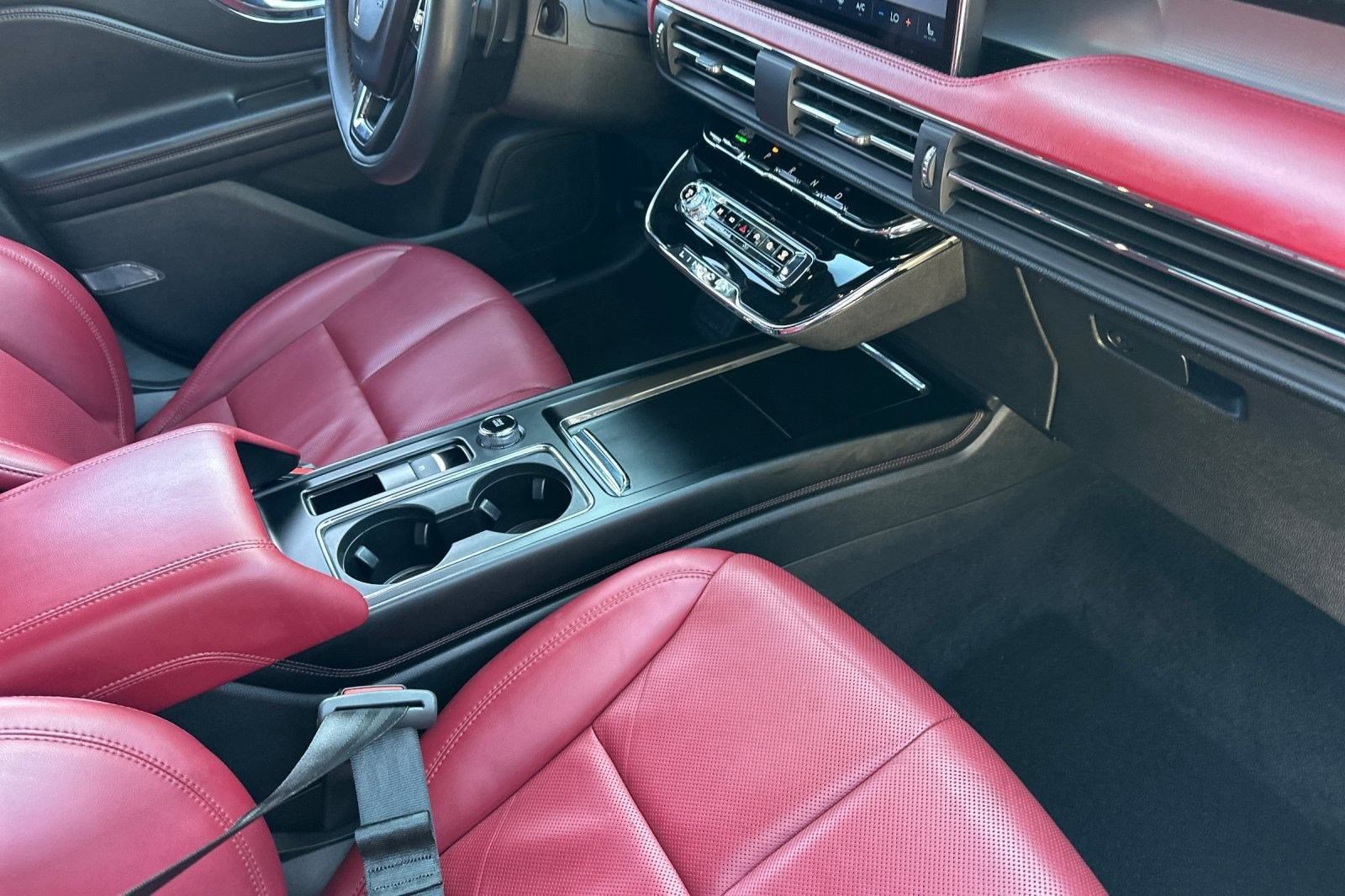 Used 2023 Lincoln Corsair Reserve w/ Jet Appearance Package image 31