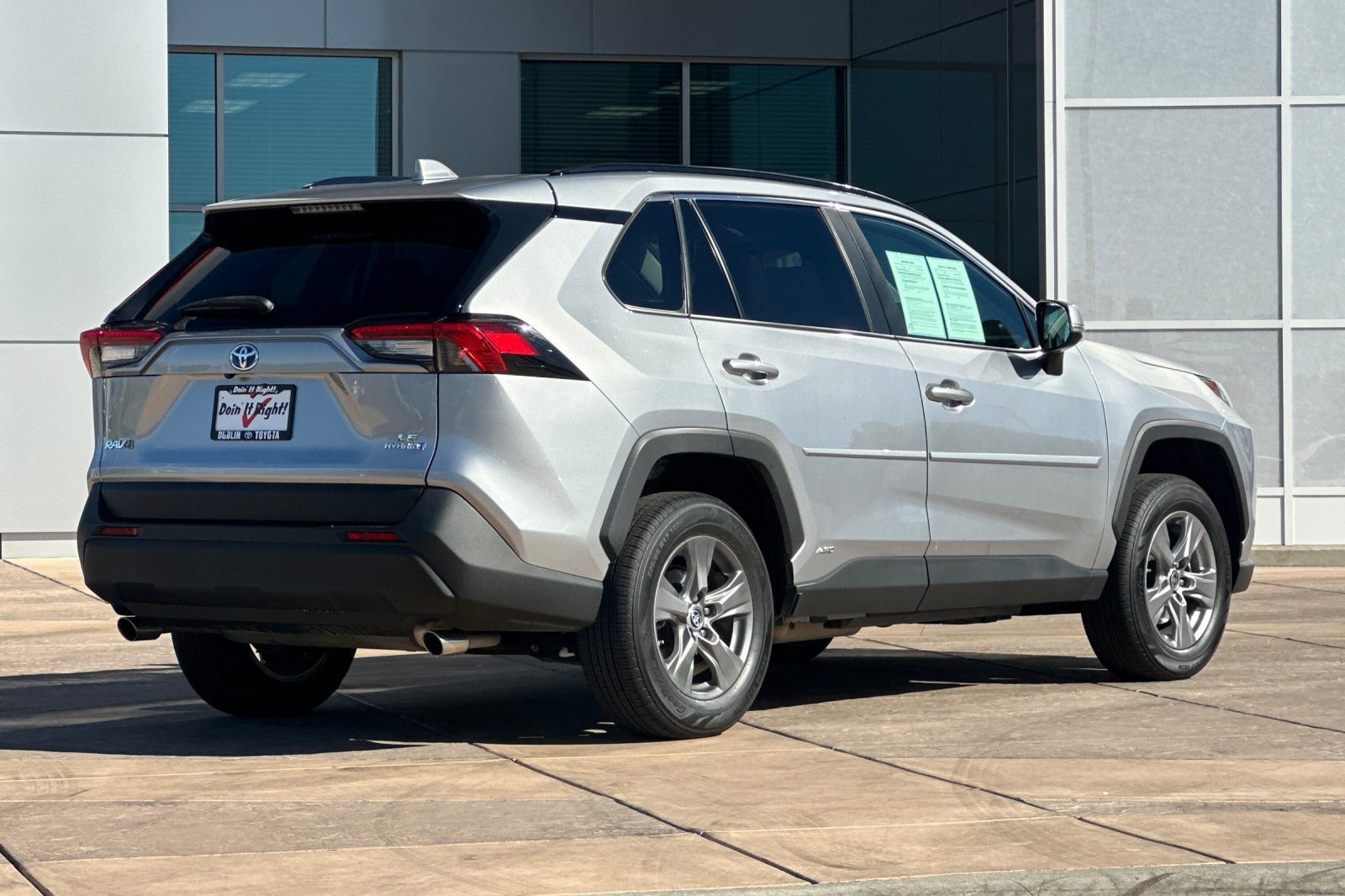 Certified 2023 Toyota RAV4 LE AWD/4WD image 4