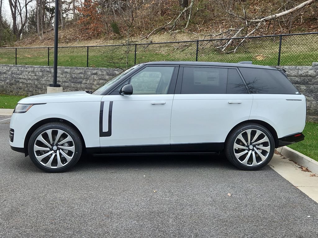 New 2025 Land Rover Range Rover Long Wheelbase SE image 6