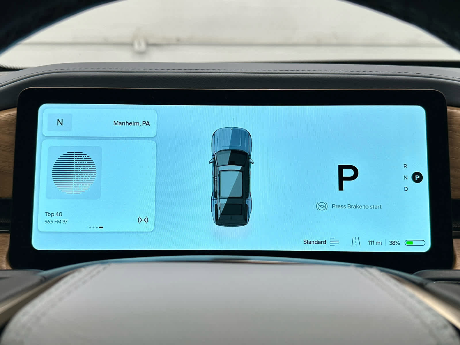 Used 2026 Rivian R1S Premium image 29