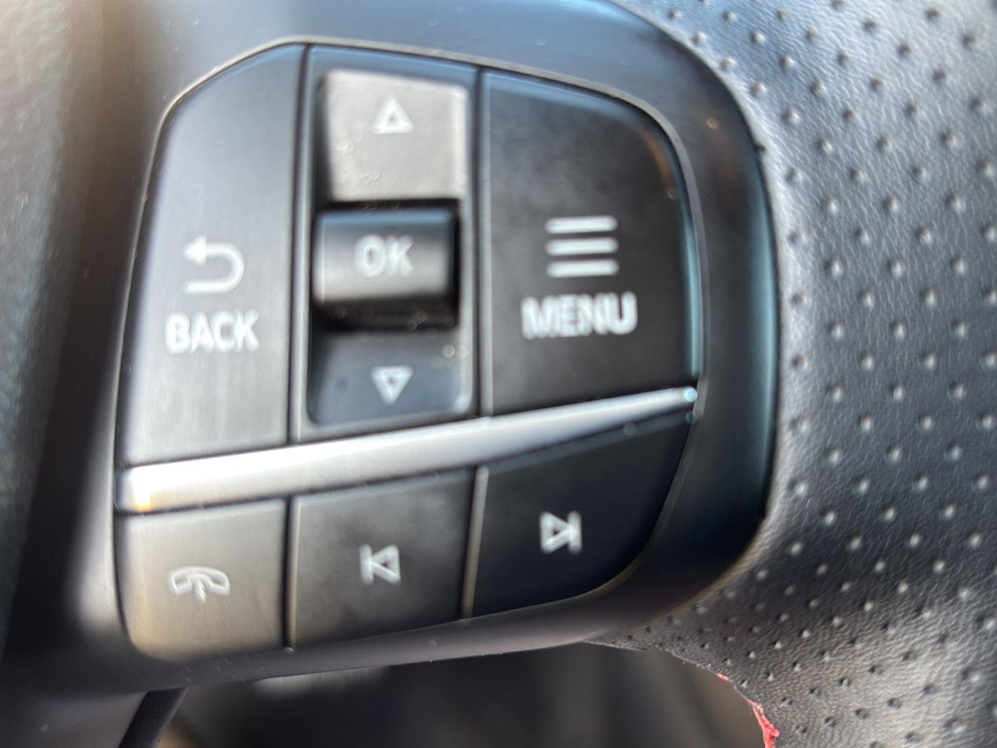 Used 2025 Ford Escape ST-Line w/ Equipment Group 301A image 25