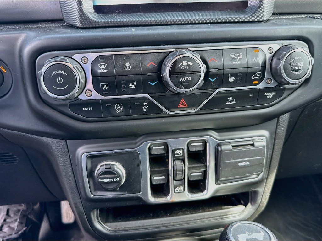 Certified 2023 Jeep Wrangler Unlimited Sport w/ Sun And Sound Package AWD/4WD image 18