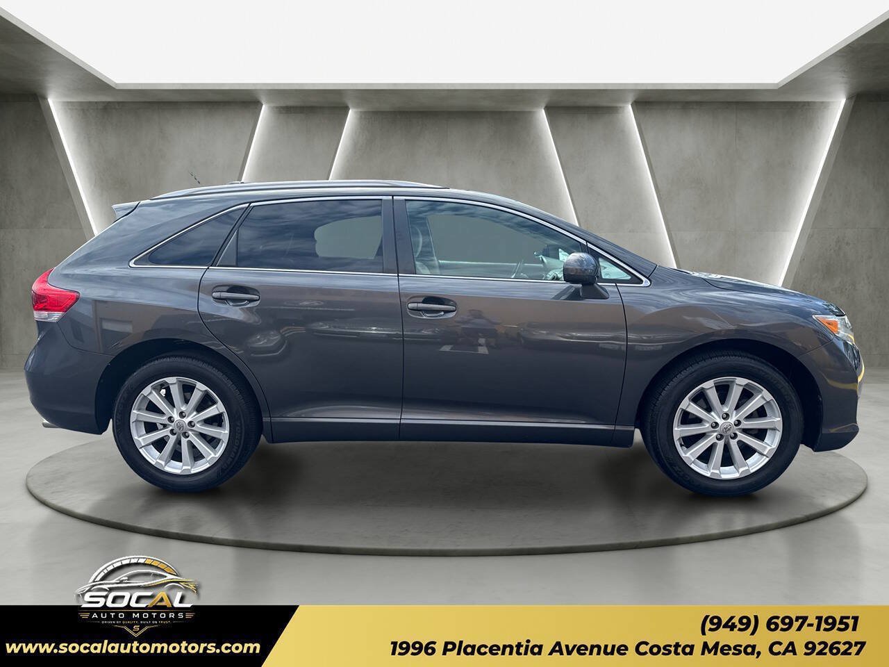 Used 2011 Toyota Venza FWD image 6