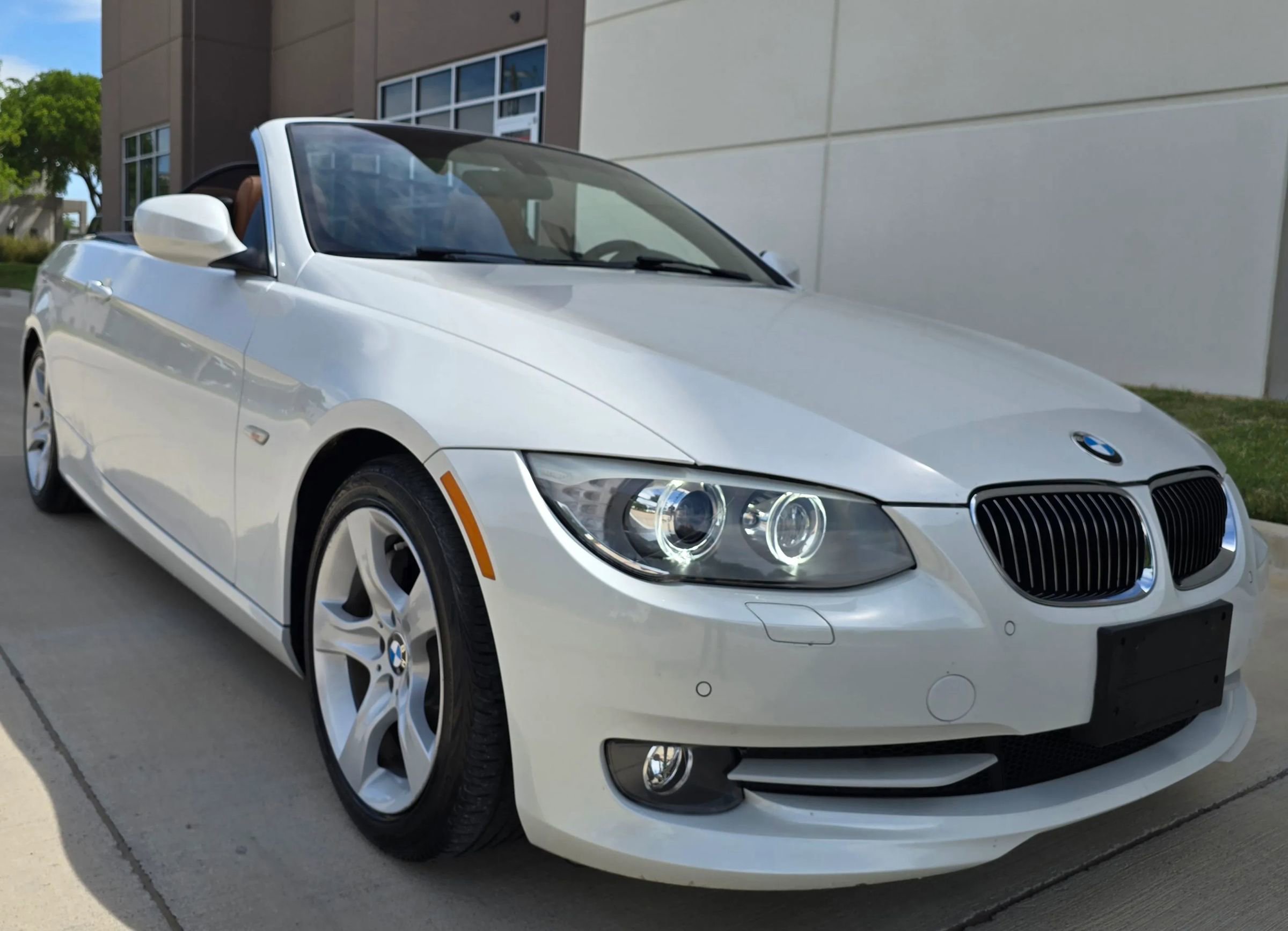 Used 2013 BMW 335i Convertible RWD image 4