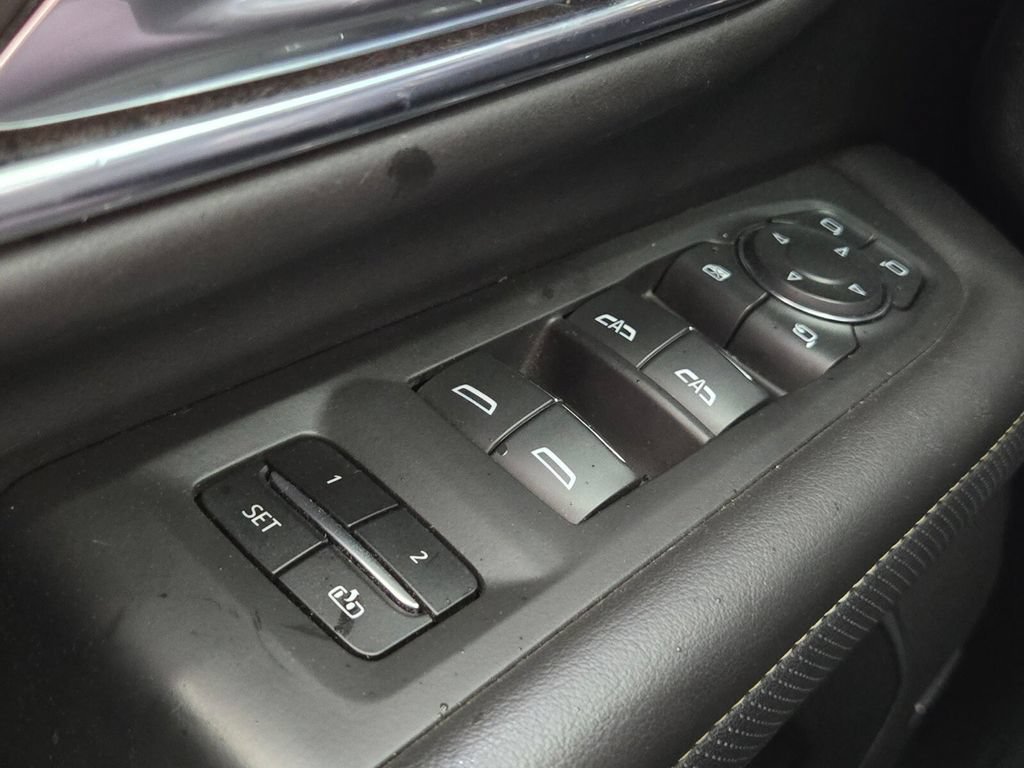 Used 2023 Chevrolet Suburban Premier AWD/4WD image 33