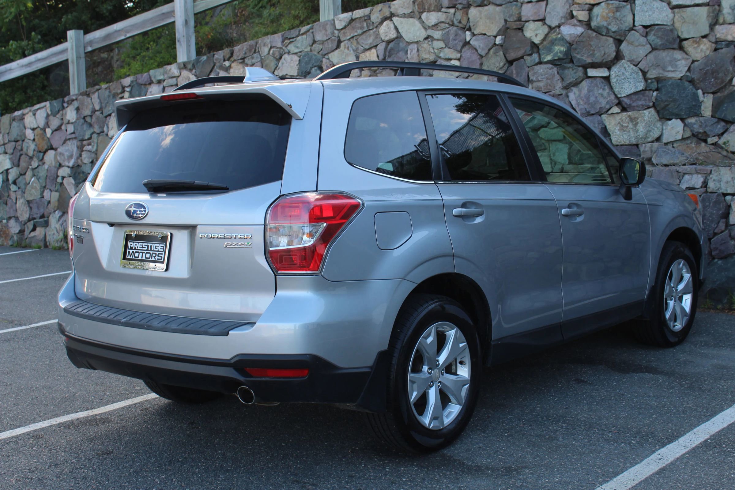 Used 2016 Subaru Forester 2.5i Limited image 9