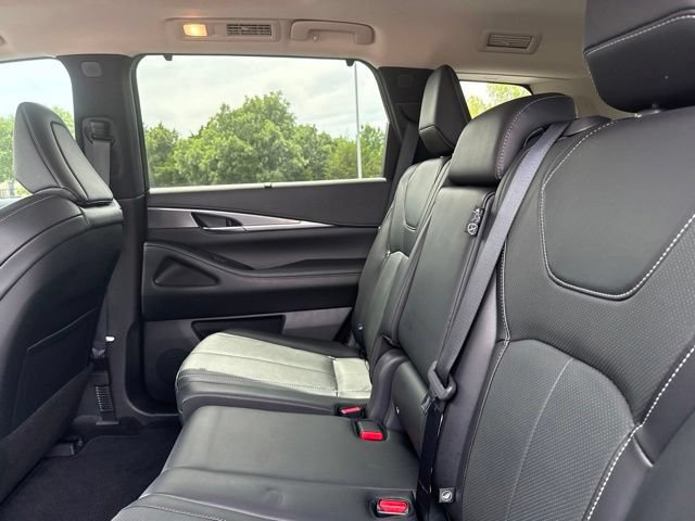 Used 2023 INFINITI QX60 Luxe w/ Cargo Package AWD/4WD image 7