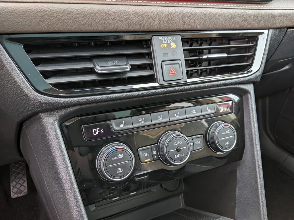 Certified 2023 Volkswagen Taos SEL image 18