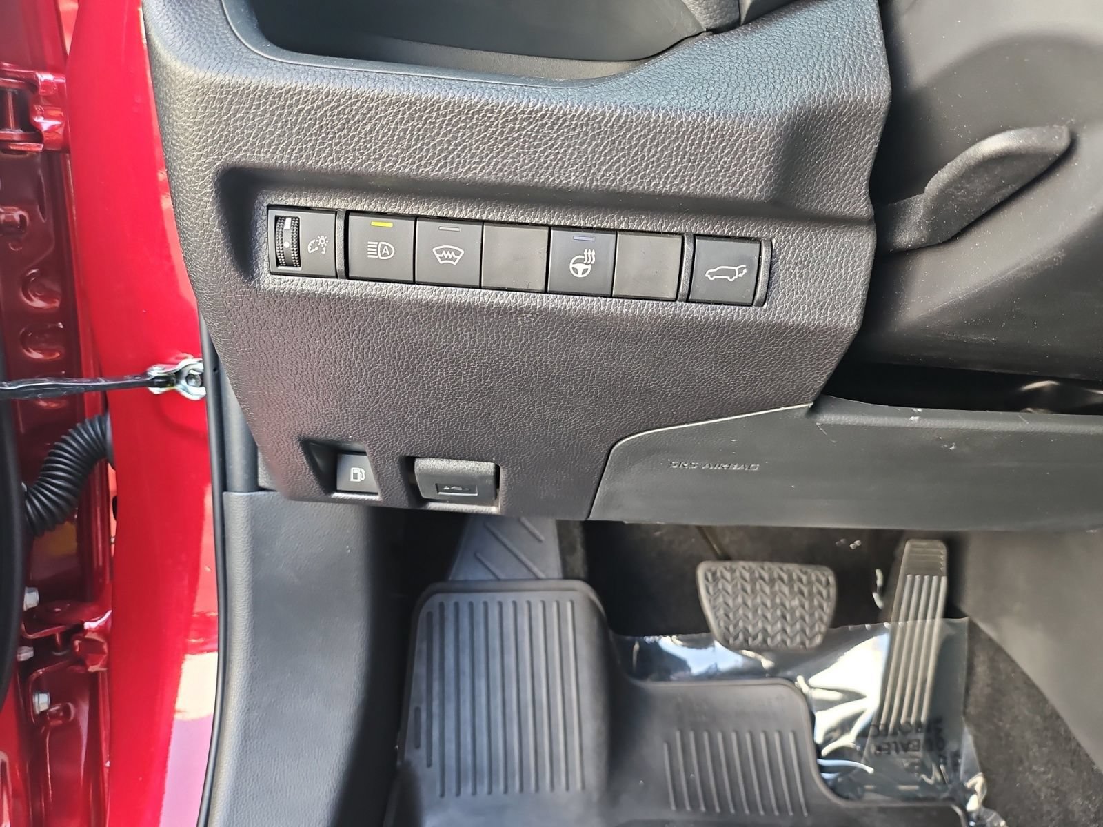 Used 2025 Toyota RAV4 XLE w/ Convenience Package AWD/4WD image 24