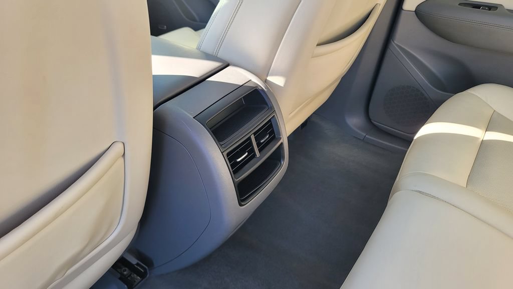 Used 2017 Cadillac XT5 Premium Luxury w/ LPO, Wheel Lock Package FWD image 27