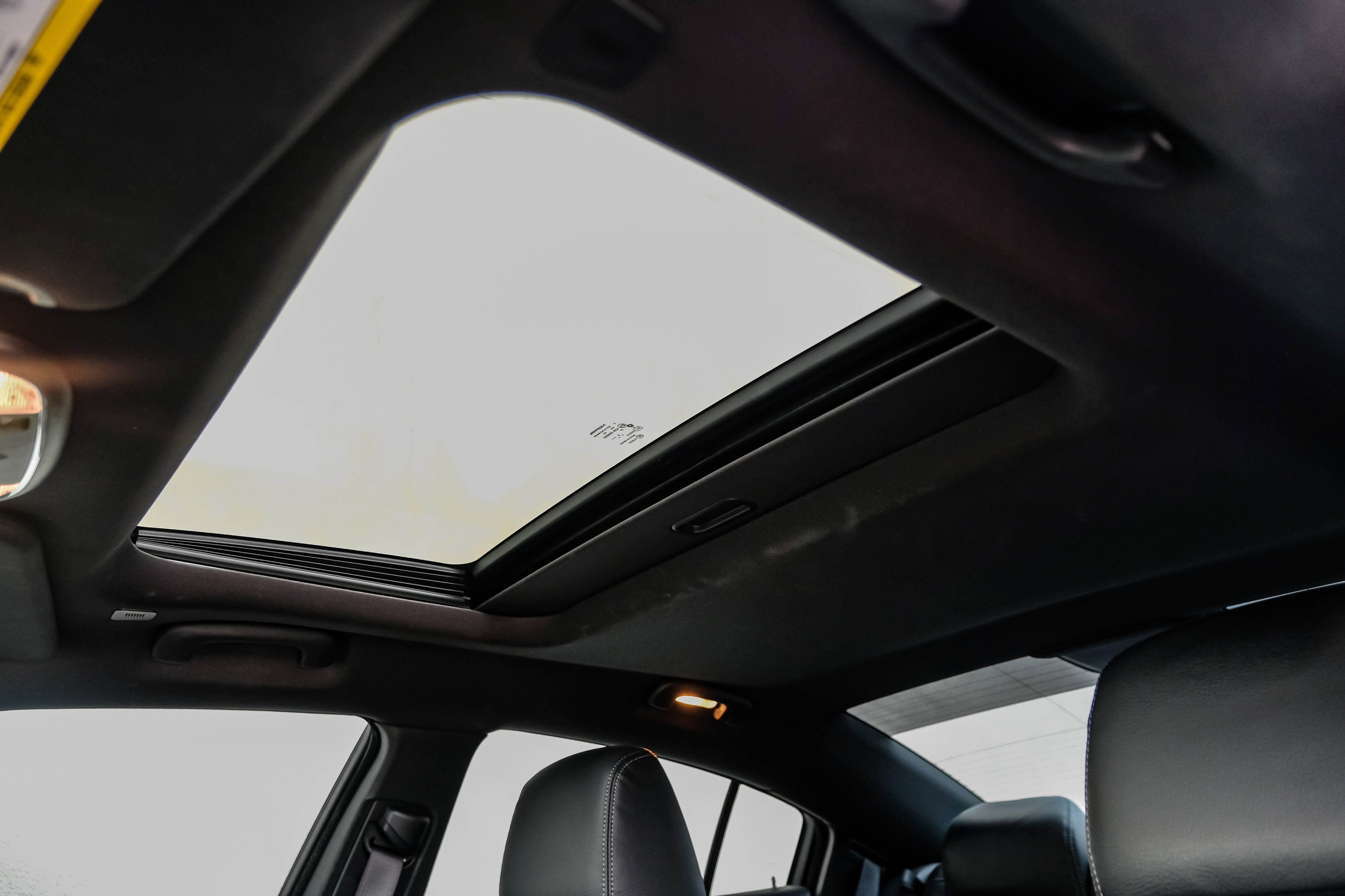 Used 2019 Dodge Charger Scat Pack w/ Navigation & Travel Group RWD image 4