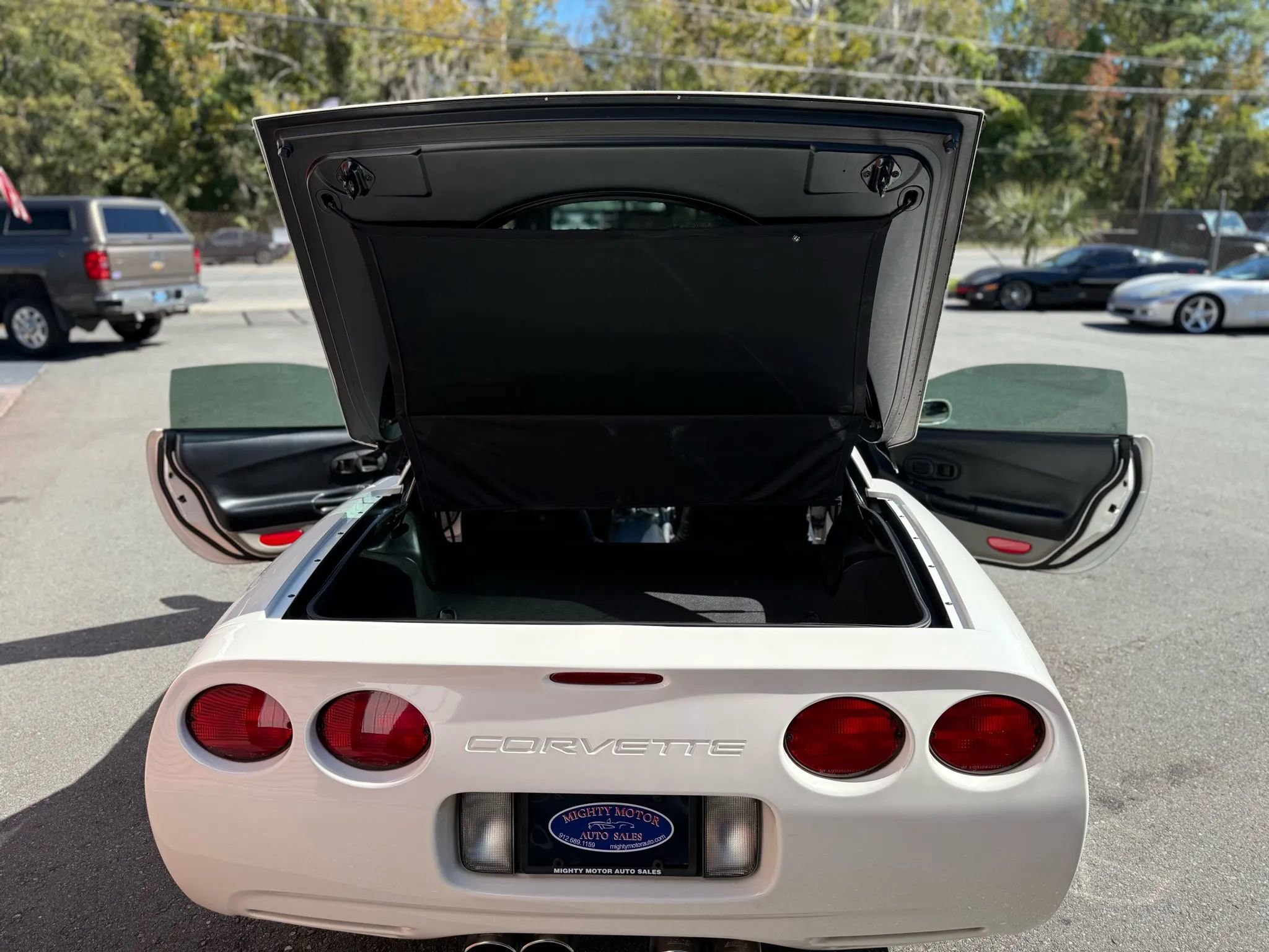 Used 2001 Chevrolet Corvette Coupe w/ Preferred Equipment Group2 image 15