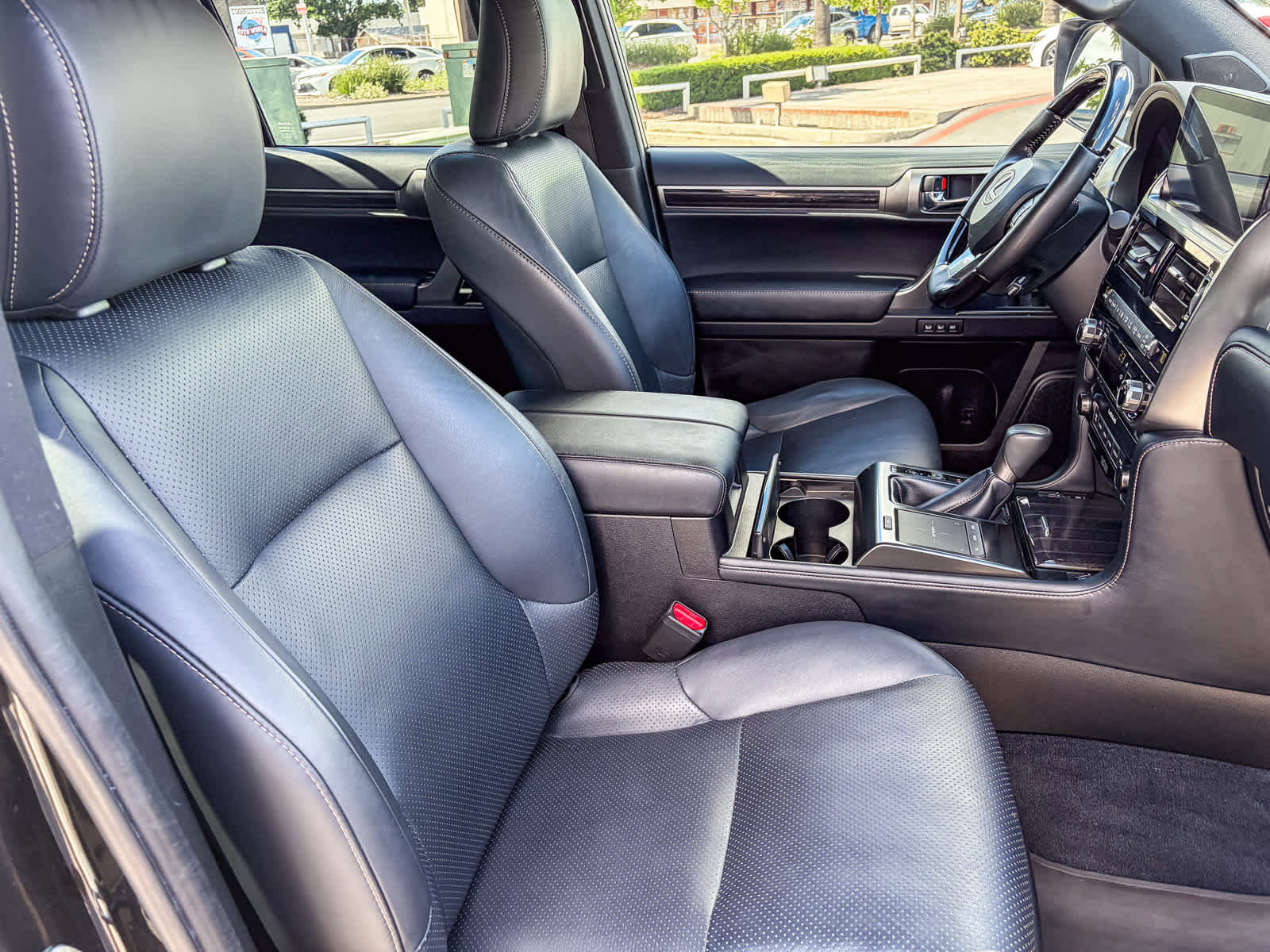 Used 2023 Lexus GX 460 Luxury w/ Sport Design Package image 16