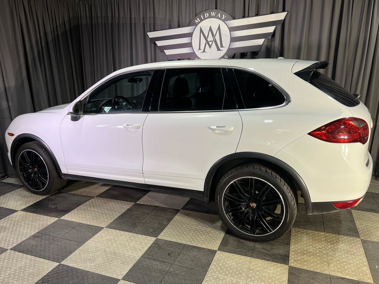 Used 2014 Porsche Cayenne AWD/4WD image 17
