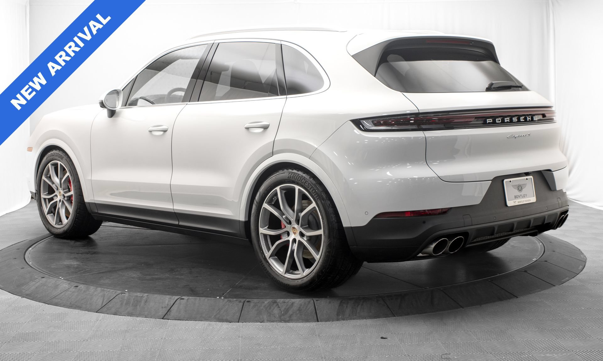 Used 2025 Porsche Cayenne S AWD/4WD image 5