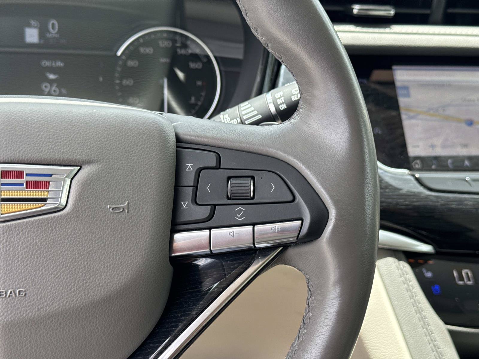 Used 2024 Cadillac XT6 Premium Luxury FWD image 18
