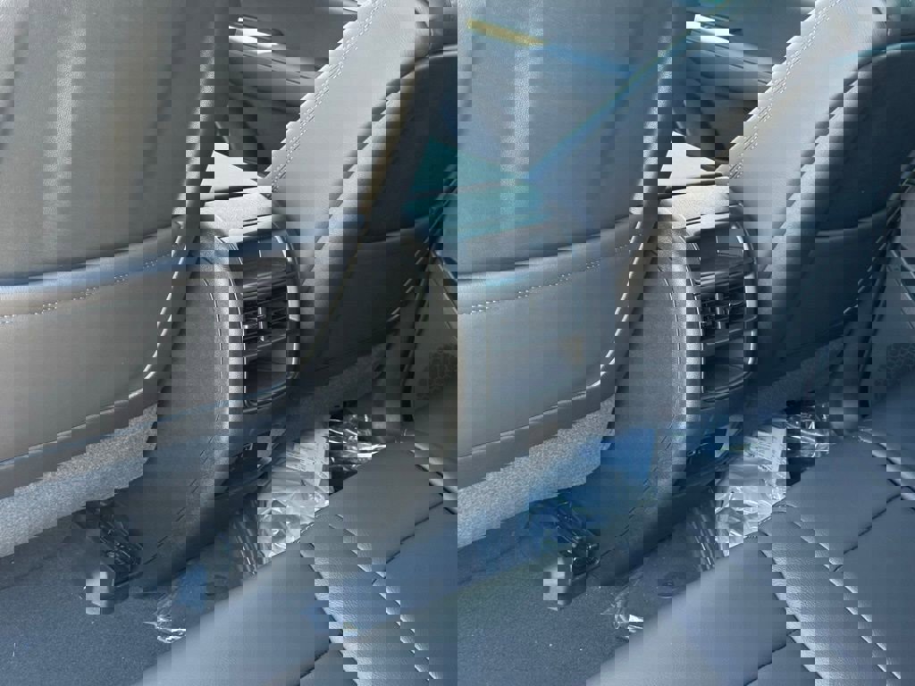 New 2026 Cadillac XT5 Luxury image 23