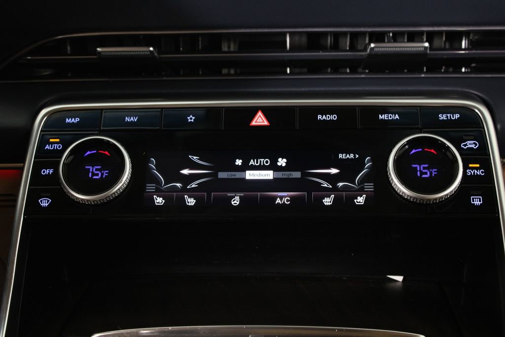 Used 2023 Genesis GV80 2.5T w/ Prestige 20" Package image 20