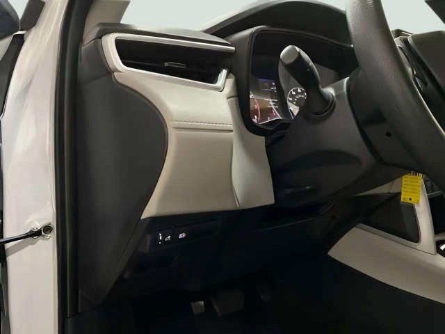 Used 2024 Toyota Corolla Cross L FWD image 28