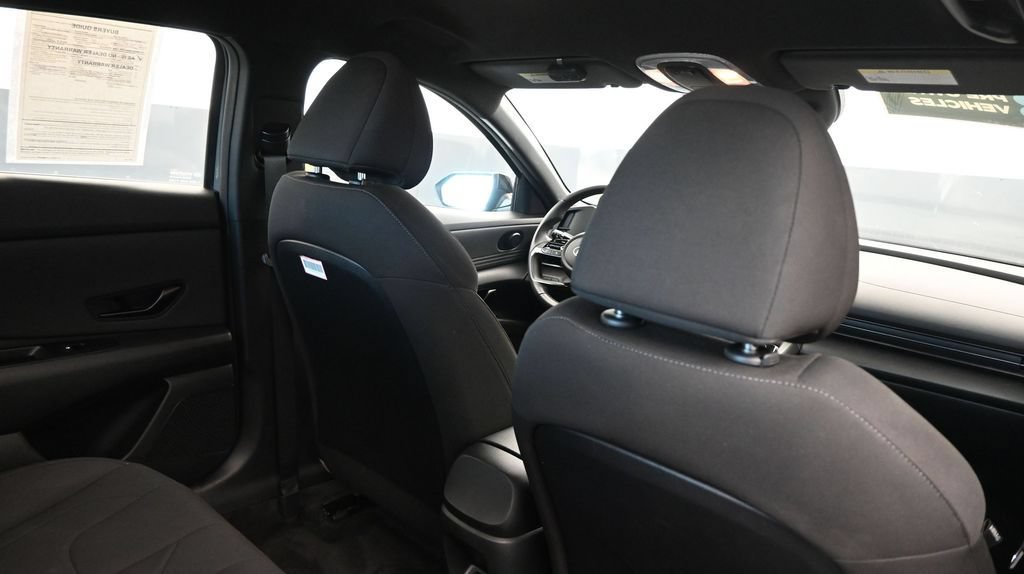 Certified 2025 Hyundai Elantra Sport FWD image 16