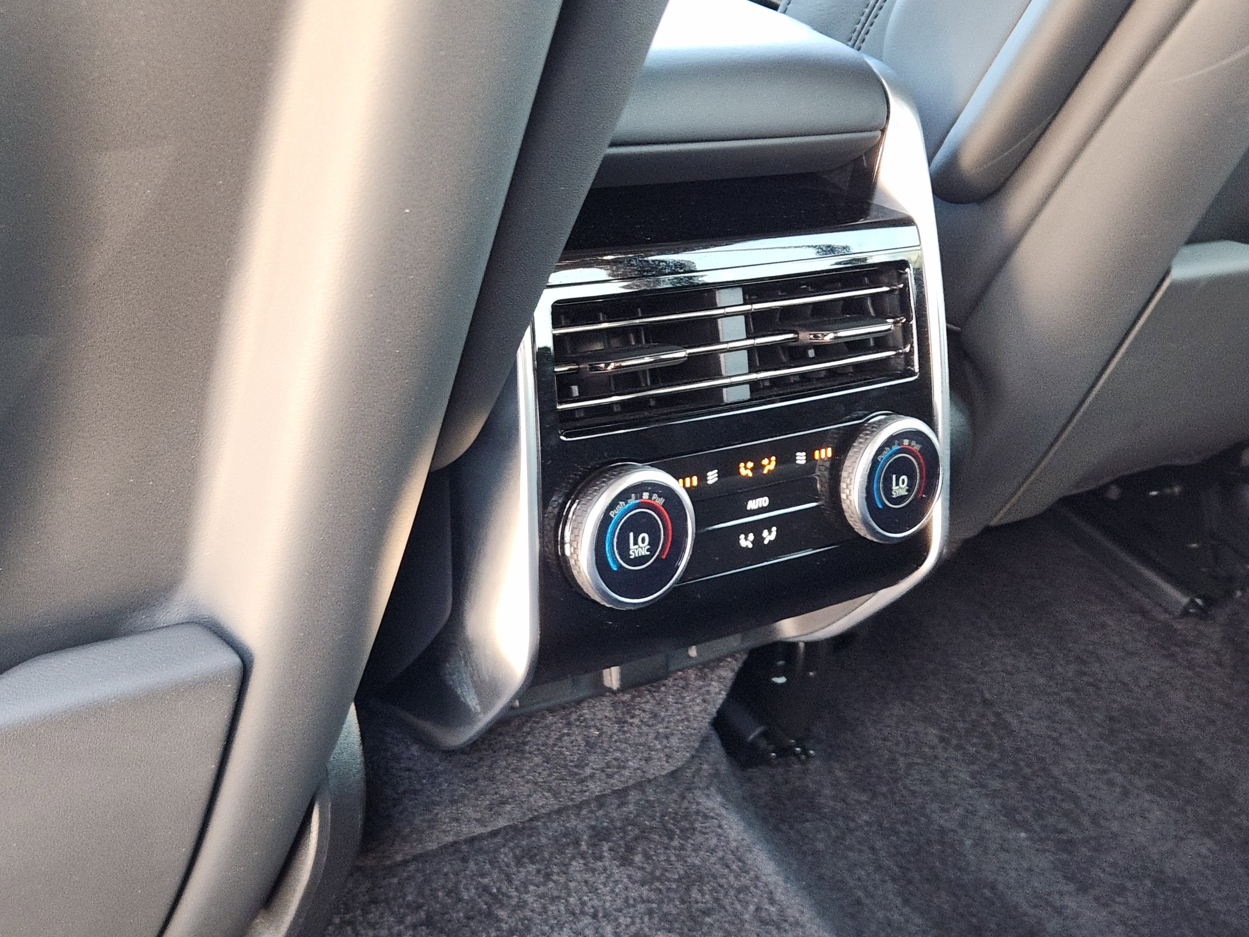 Certified 2023 Land Rover Range Rover SE image 32