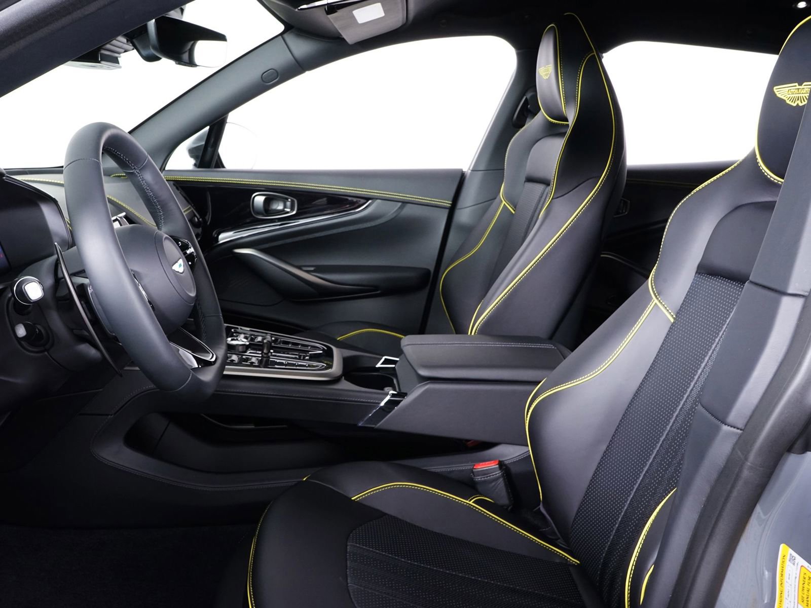 New 2026 Aston Martin DBX 707 image 21