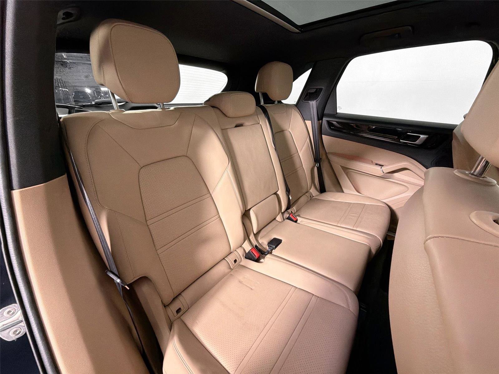 Certified 2022 Porsche Cayenne GTS AWD/4WD image 26