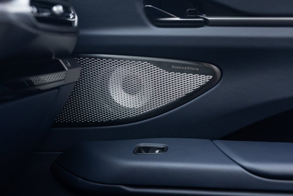 New 2026 Aston Martin V8 Vantage Volante image 31