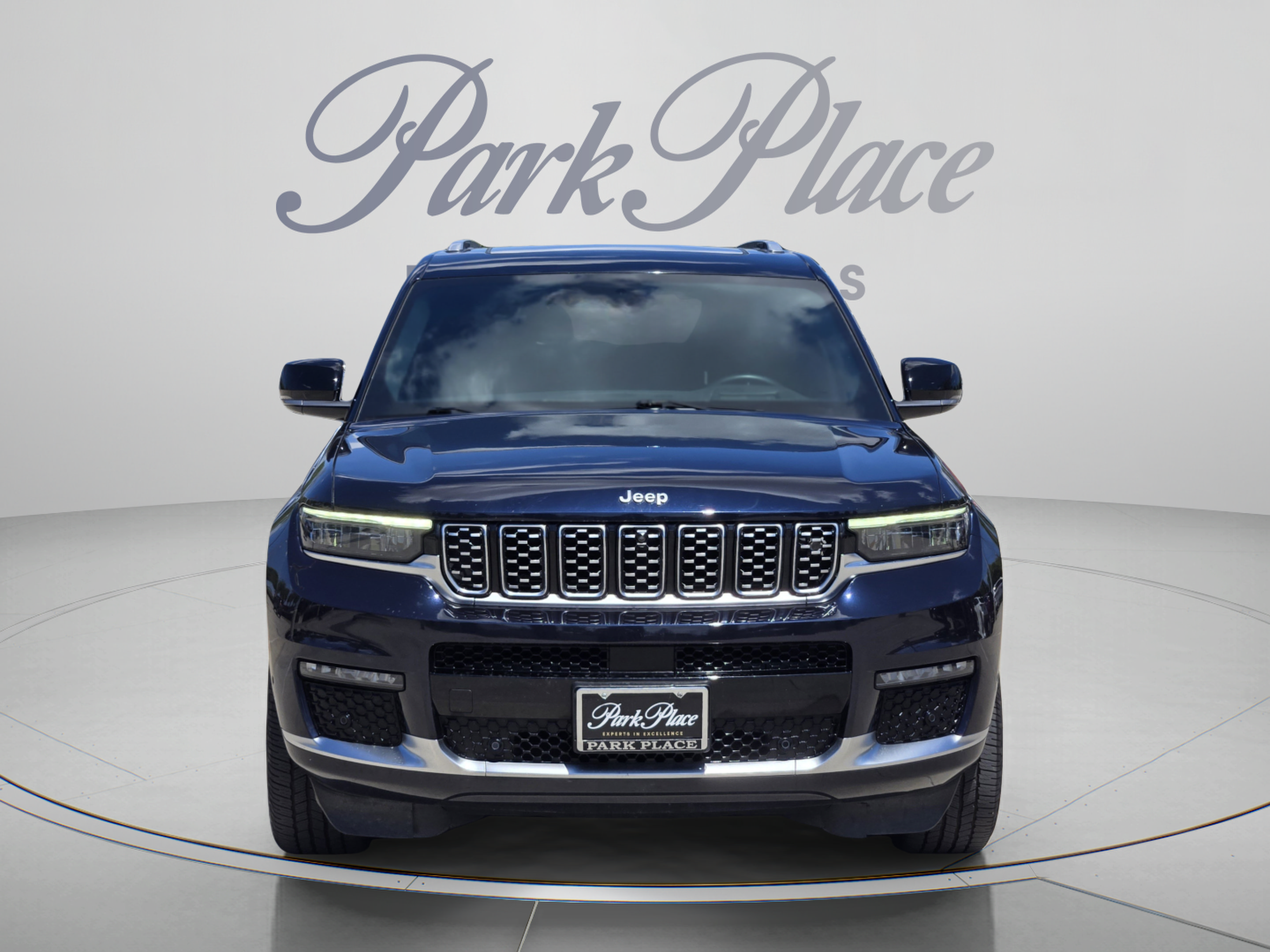 Used 2023 Jeep Grand Cherokee L Summit w/ Advanced Protech Group IV AWD/4WD image 6