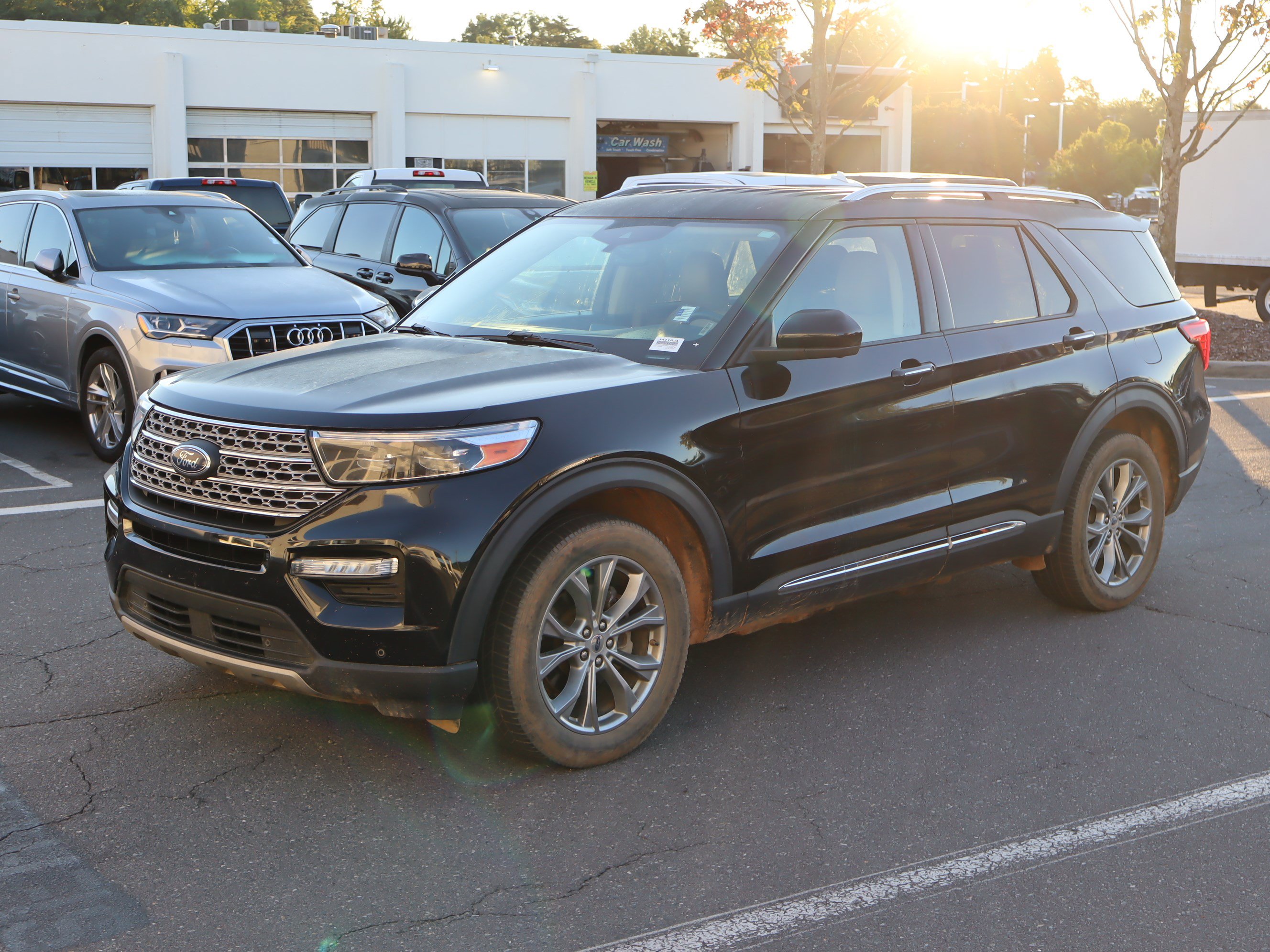 Used 2023 Ford Explorer Limited AWD/4WD image 16