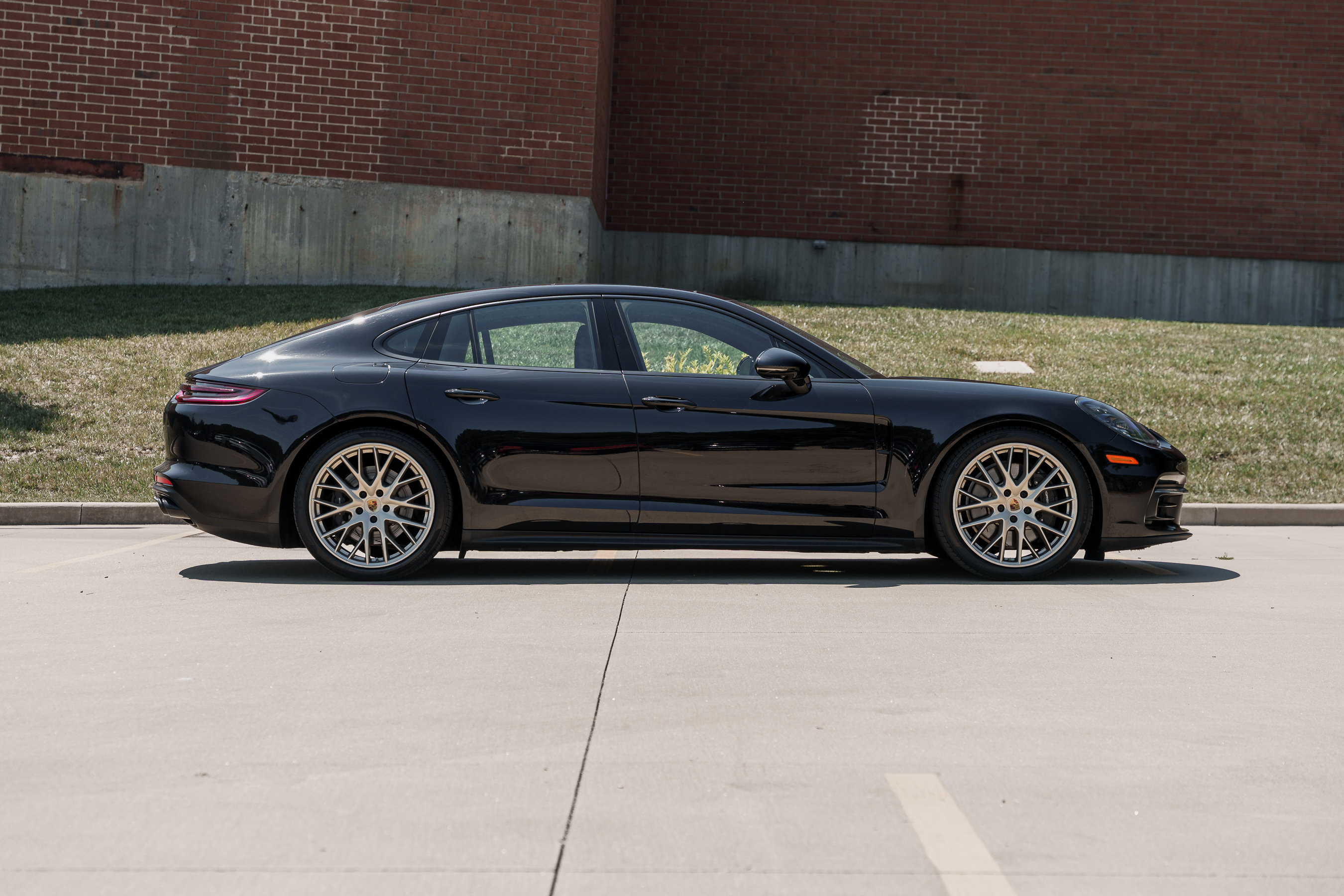 Used 2020 Porsche Panamera 4 image 3