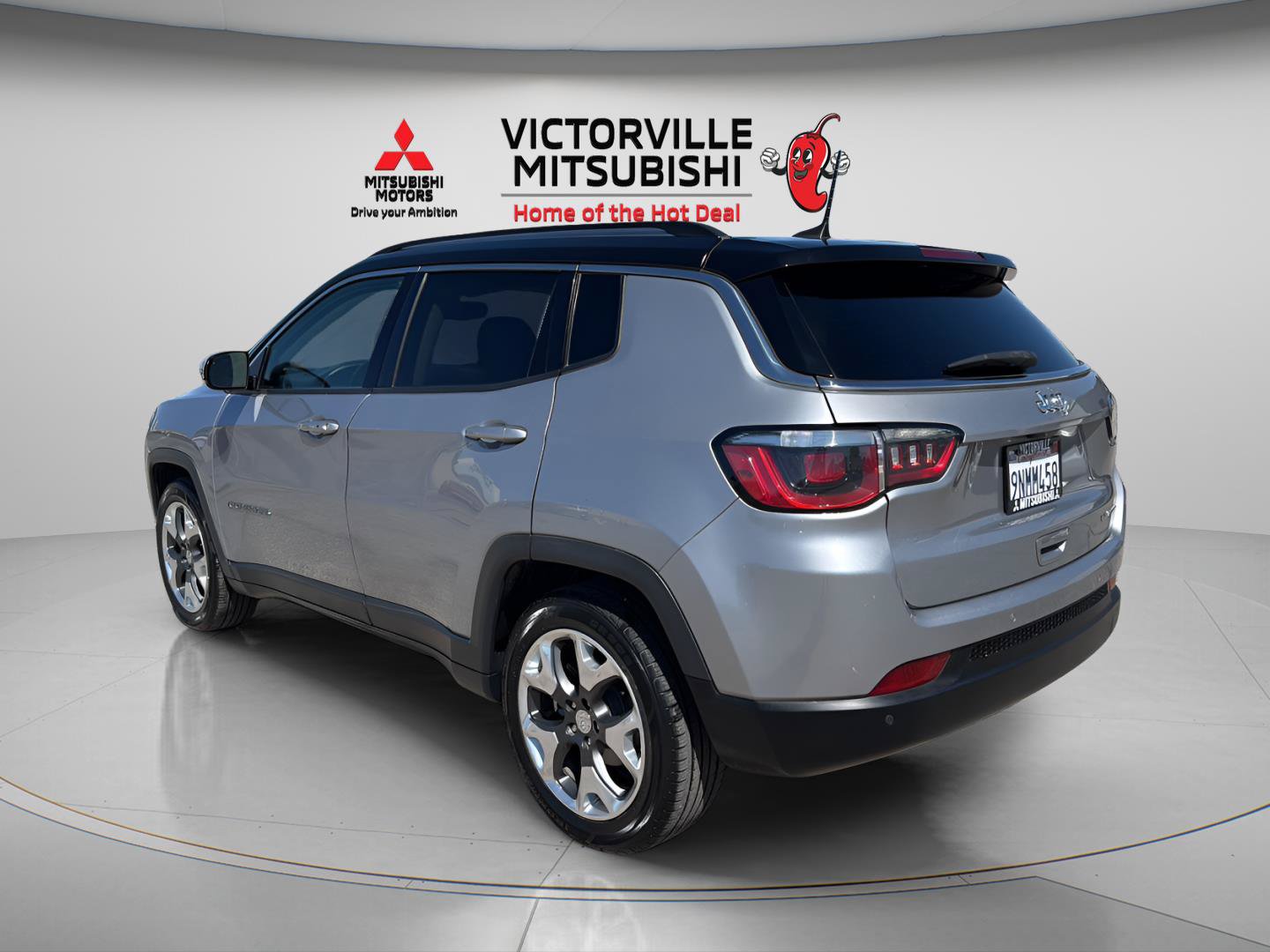 Used 2018 Jeep Compass Limited w/ Safe & Security Group FWD image 7