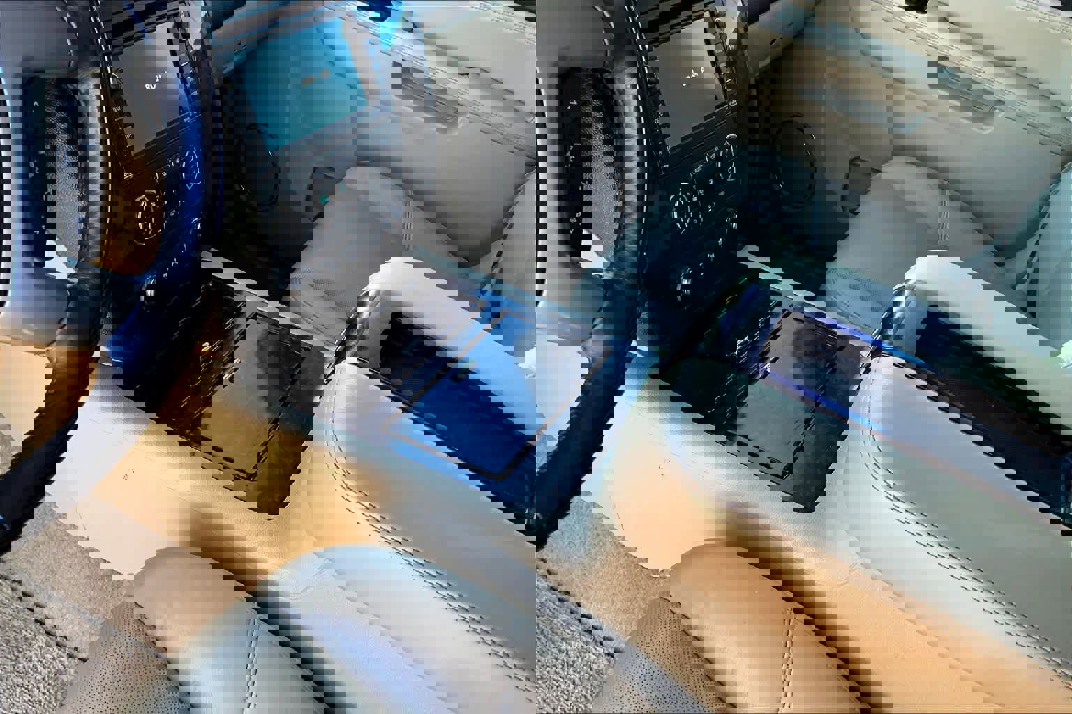 Used 2010 GMC Yukon XL Denali image 15