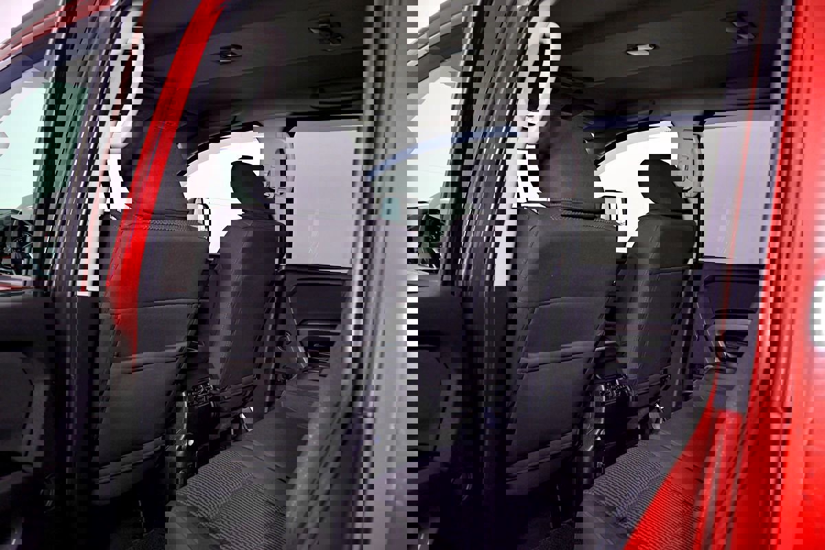 Used 2015 Nissan Titan SV image 27