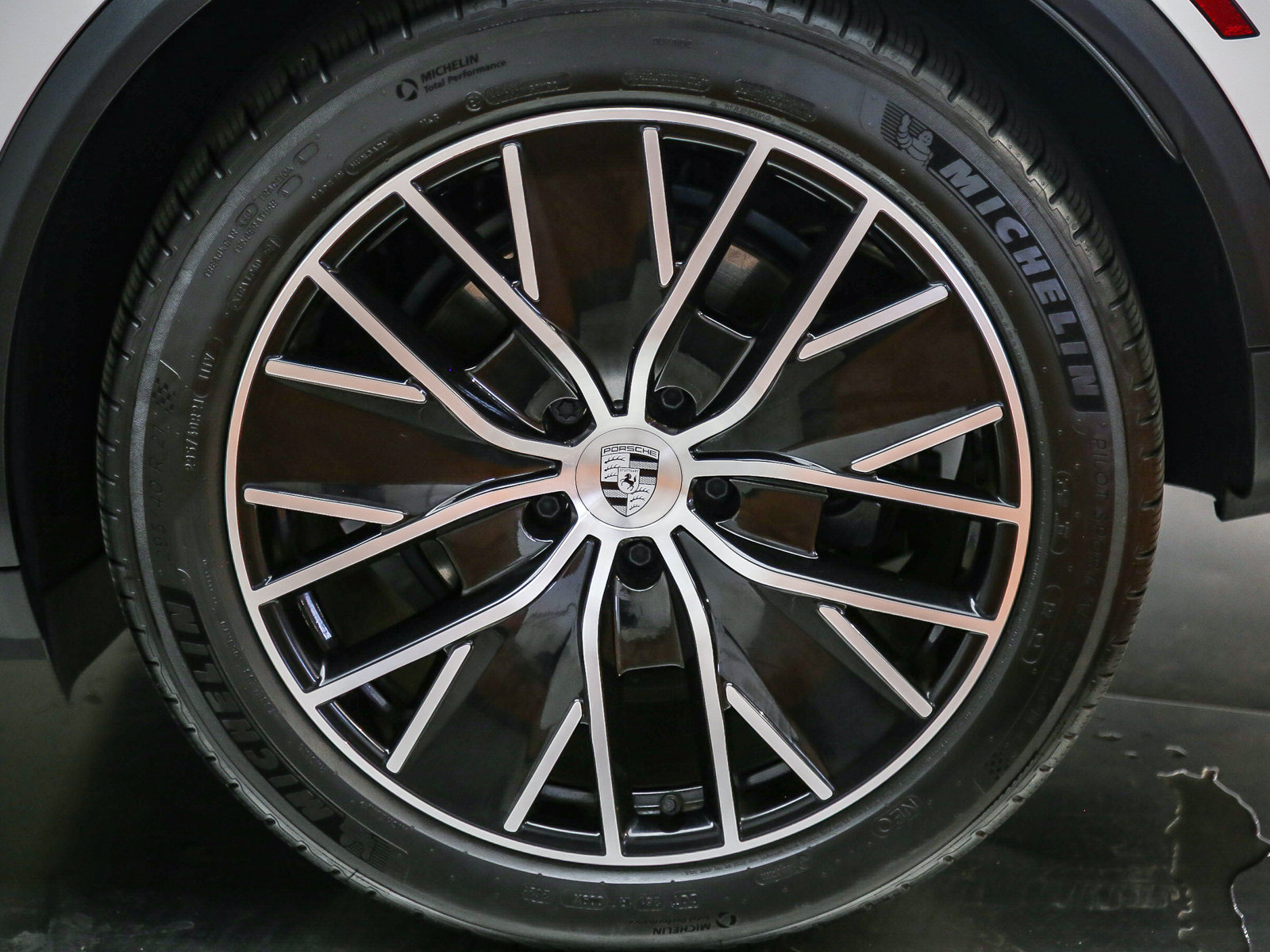 Certified 2026 Porsche Macan Electric RWD image 13