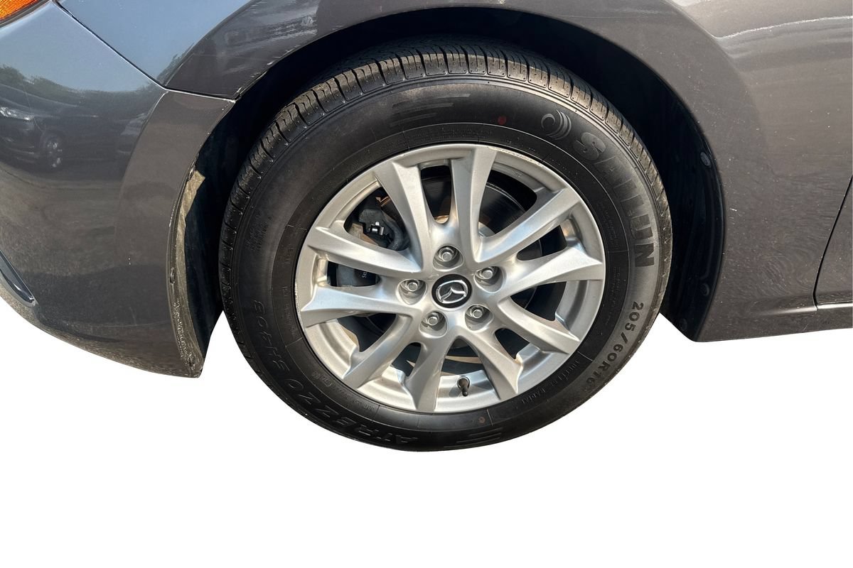 Used 2018 MAZDA MAZDA3 Sport FWD image 22